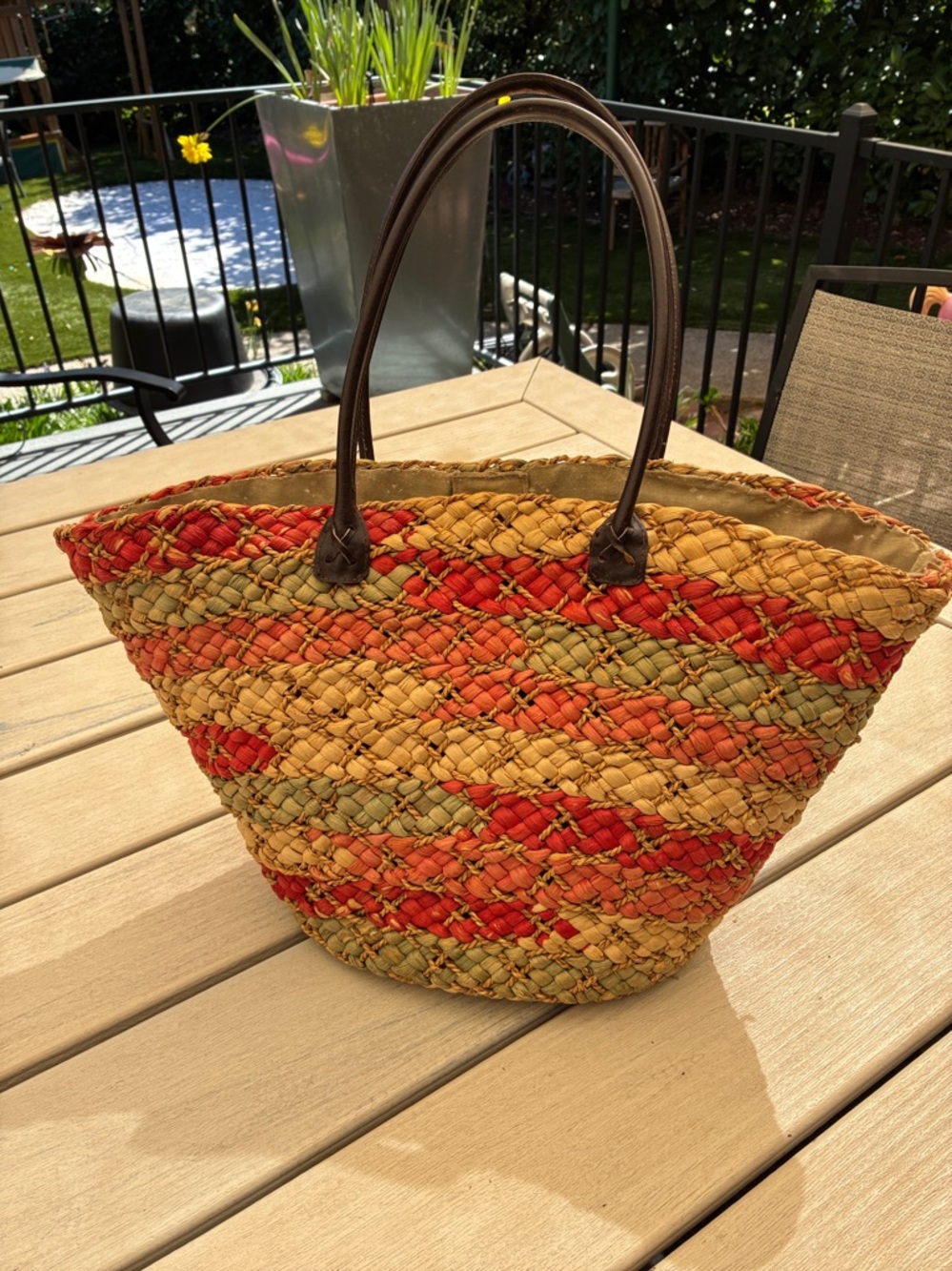 Beautify Beautique Vibrant Woven Tote Bag - Picture 2 of 8
